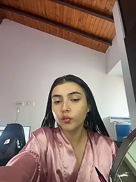 Snapshot of esmeralda_colllins chatting on 25, 3, 2026 esmeralda colllins online show from 25, 3, 2026