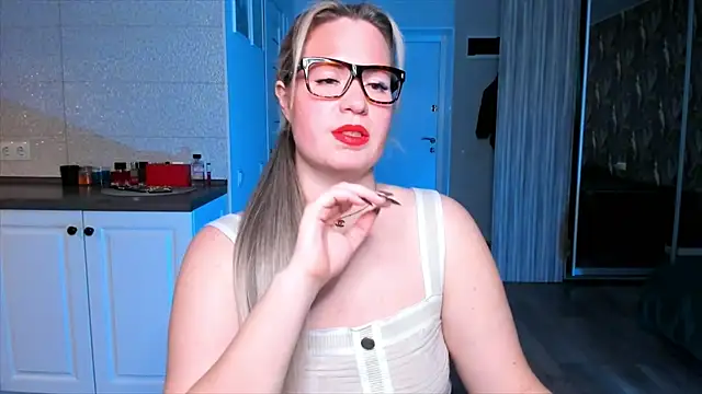 HotTiffani online show from 18, 10, 2025