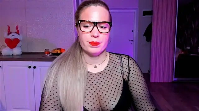 HotTiffani online show from 26, 11, 2025