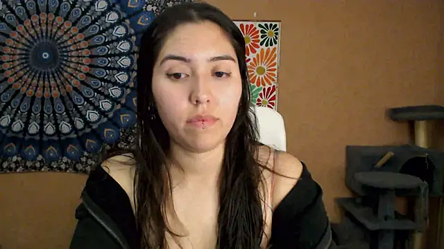 Snapshot of IntimateTales chatting on 6, 11, 2025 IntimateTales online show from 6, 11, 2025