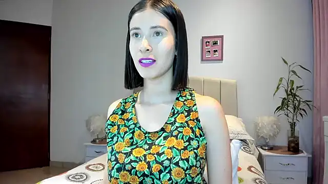 Snapshot of macarena_vallejo chatting on 18, 12, 2024 macarena vallejo online show from 18, 12, 2024