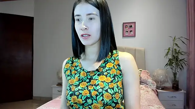 Snapshot of macarena_vallejo chatting on 10, 10, 2025 macarena vallejo online show from 10, 10, 2025
