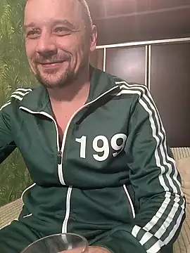 Snapshot of DanielOhCool chatting on 27, 1, 2025 DanielOhCool online show from 27, 1, 2025