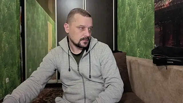 Snapshot of DanielOhCool chatting on 2, 10, 2025 DanielOhCool online show from 2, 10, 2025