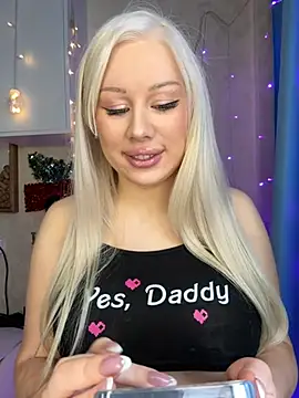 LaraHollywood online show from 13, 1, 2026