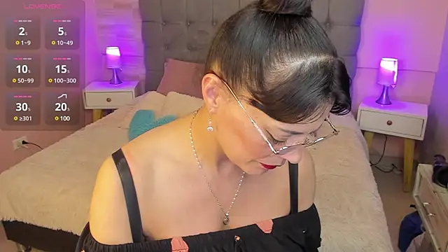Snapshot of _Abril_W chatting on 5, 3, 2025 Abril W online show from 5, 3, 2025