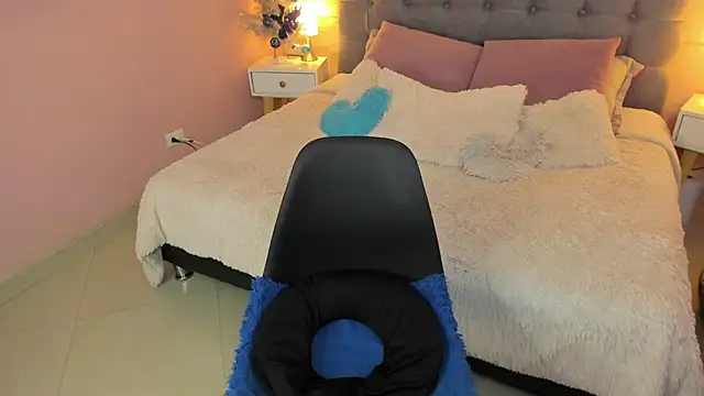  Abril W online show from 30, 11, 2025