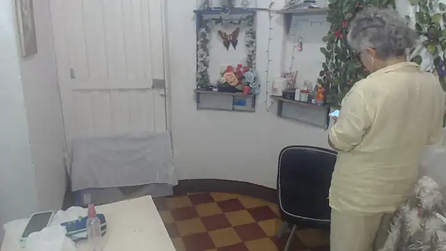 FunnyGrandma online show from 21, 2, 2025