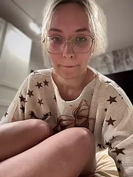 The Snowwhitee online show from 16, 2, 2025