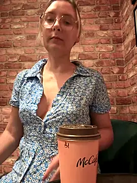 The Snowwhitee online show from 20, 9, 2025