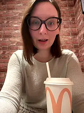 The Snowwhitee online show from 16, 12, 2025