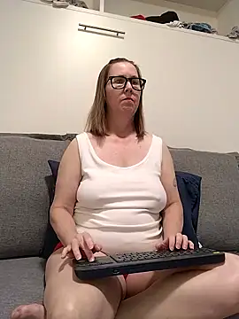 SweetandNaughty1 online show from 6, 5, 2026
