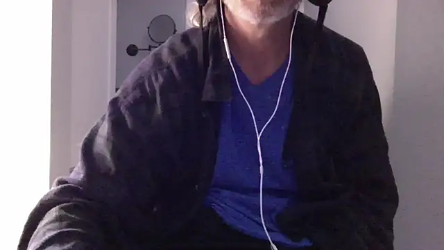 Snapshot of readyforfunxxx chatting on 8, 5, 2026 readyforfunxxx online show from 8, 5, 2026