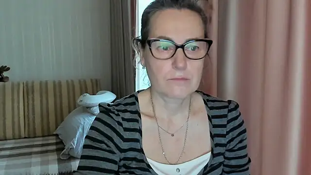 lauraoven online show from 19, 2, 2025