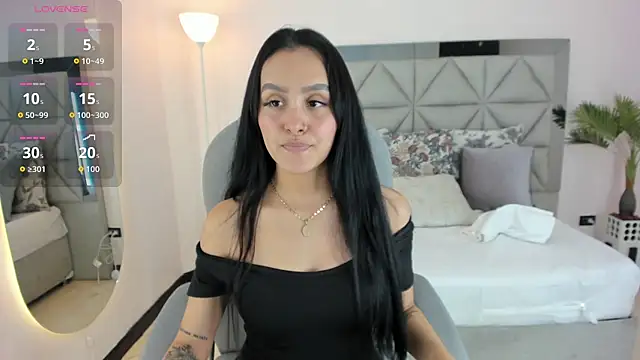 tati saldarriaga online show from 24, 11, 2025