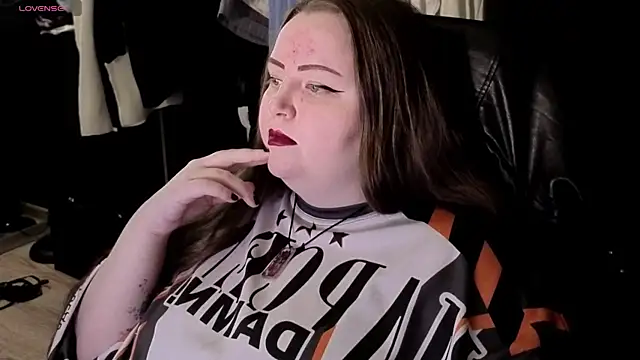 Snapshot of EMMA__CONNOR chatting on 8, 11, 2025 EMMA CONNOR online show from 8, 11, 2025