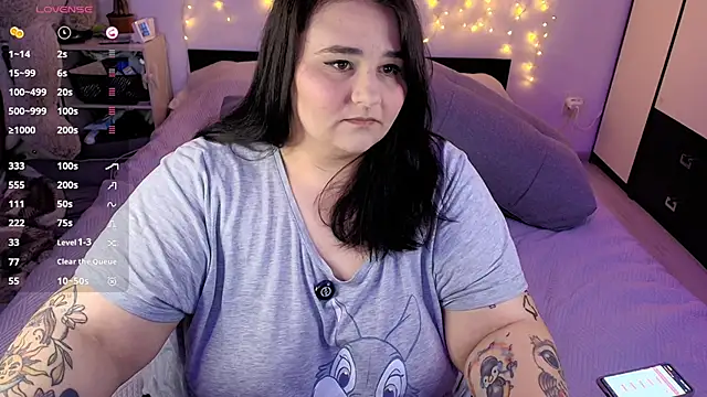 naughtykiss online show from 18, 4, 2026