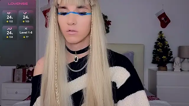 Snapshot of HelenSpellman chatting on 7, 1, 2025 HelenSpellman online show from 7, 1, 2025