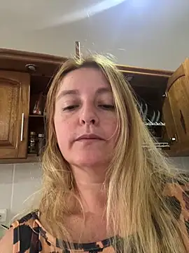 Snapshot of moniquerainx chatting on 11, 4, 2026 moniquerainx online show from 11, 4, 2026