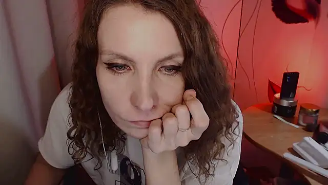 JohansonKatie online show from 27, 1, 2025