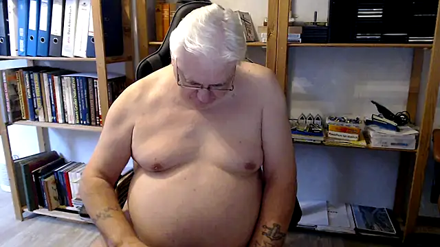 Snapshot of SchwanzhureXXL chatting on 9, 9, 2025 SchwanzhureXXL online show from 9, 9, 2025