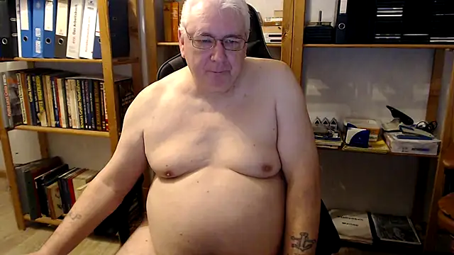 Snapshot of SchwanzhureXXL chatting on 27, 10, 2025 SchwanzhureXXL online show from 27, 10, 2025