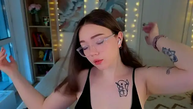 Snapshot of MilenaSaint chatting on 21, 6, 2026 MilenaSaint online show from 21, 6, 2026