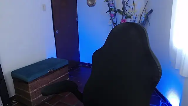 ms sofia x online show from 6, 11, 2025