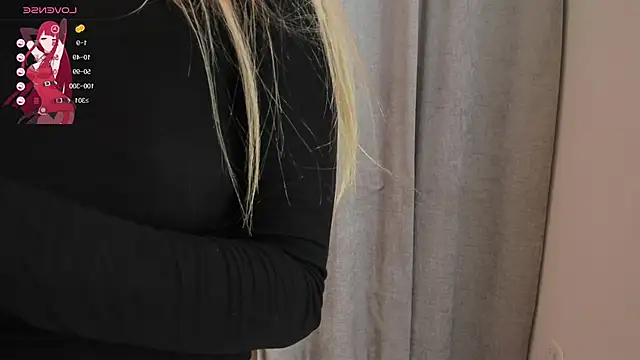 Snapshot of karoline_18 chatting on 24, 2, 2025 karoline 18 online show from 24, 2, 2025