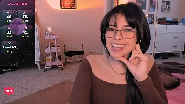 Evie-Luna online show from 7, 2, 2025