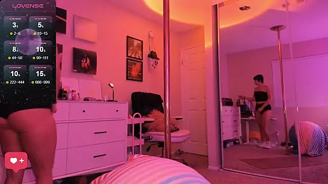 Evie-Luna online show from 12, 9, 2025