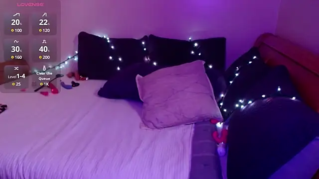 Larissa 6969 online show from 1, 2, 2025