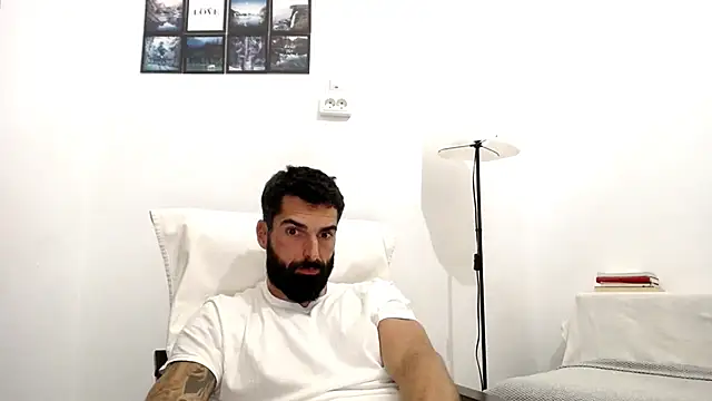 Snapshot of Verycutex chatting on 21, 10, 2025 Verycutex online show from 21, 10, 2025