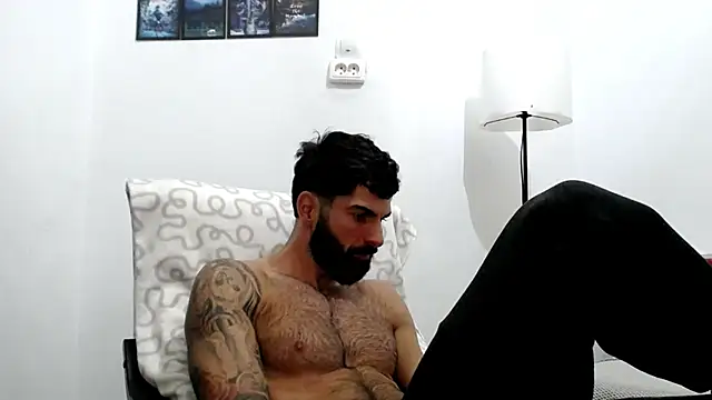 Snapshot of Verycutex chatting on 4, 12, 2025 Verycutex online show from 4, 12, 2025