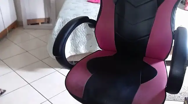 Snapshot of bustycarly chatting on 23, 2, 2025 bustycarly online show from 23, 2, 2025