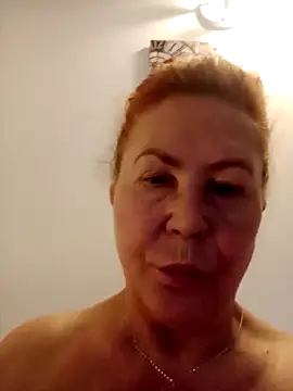 Hottie-Mom online show from 30, 10, 2025