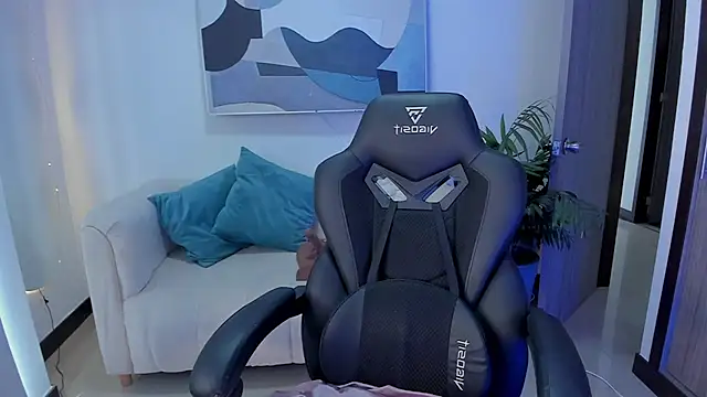 SaraParker  online show from 18, 3, 2025