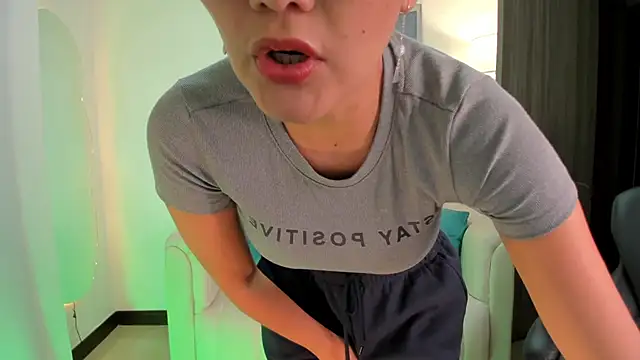 SaraParker  online show from 13, 10, 2025