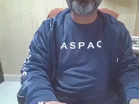 Snapshot of hairymaster95 chatting on 18, 1, 2026 hairymaster95 online show from 18, 1, 2026