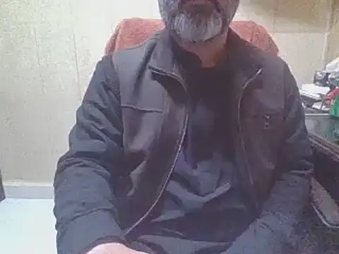 Snapshot of hairymaster95 chatting on 3, 2, 2026 hairymaster95 online show from 3, 2, 2026