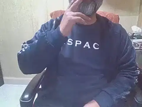 Snapshot of hairymaster95 chatting on 8, 2, 2026 hairymaster95 online show from 8, 2, 2026