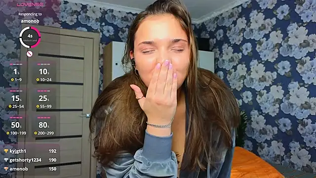  momiji  online show from 14, 12, 2024