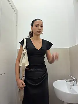  MiaQueen  online show from 4, 7, 2026
