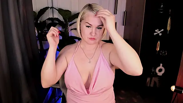 YolandaKiss online show from 2, 7, 2026