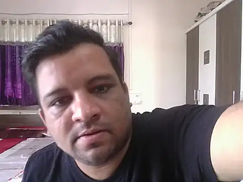 Snapshot of dhruv_love chatting on 6, 10, 2025 dhruv love online show from 6, 10, 2025