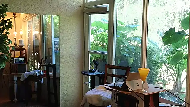 Snapshot of eliberator1777 chatting on 12, 10, 2025 eliberator1777 online show from 12, 10, 2025