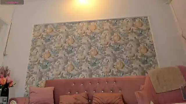 Snapshot of realhotfallingdevil chatting on 7, 10, 2025 realhotfallingdevil online show from 7, 10, 2025