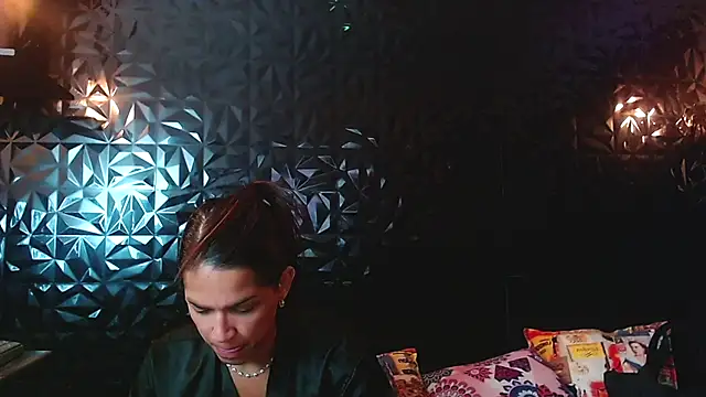 PINK  LOLA1 online show from 2, 11, 2025