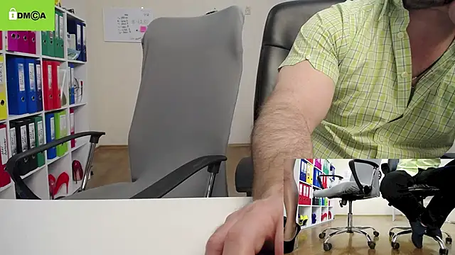Snapshot of secret-office chatting on 12, 3, 2025 secret-office online show from 12, 3, 2025