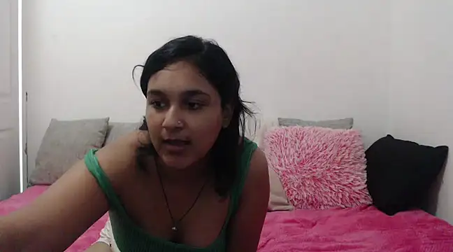 Snapshot of Indianbloom- chatting on 6, 1, 2025 Indianbloom- online show from 6, 1, 2025